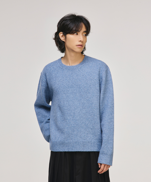 Blend Shade Round Neck Knit