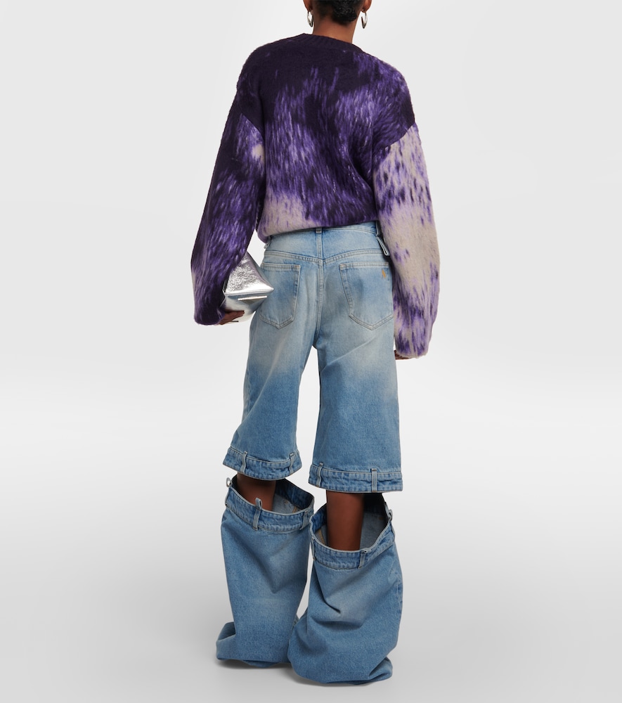 Low-rise wide-leg jeans