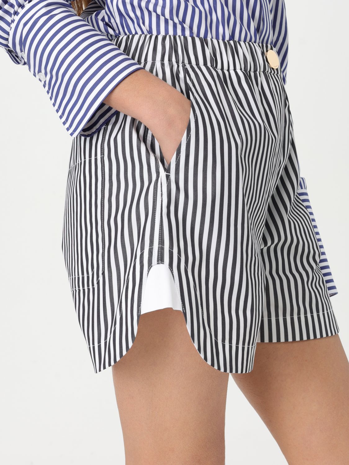 Short Woman color Black