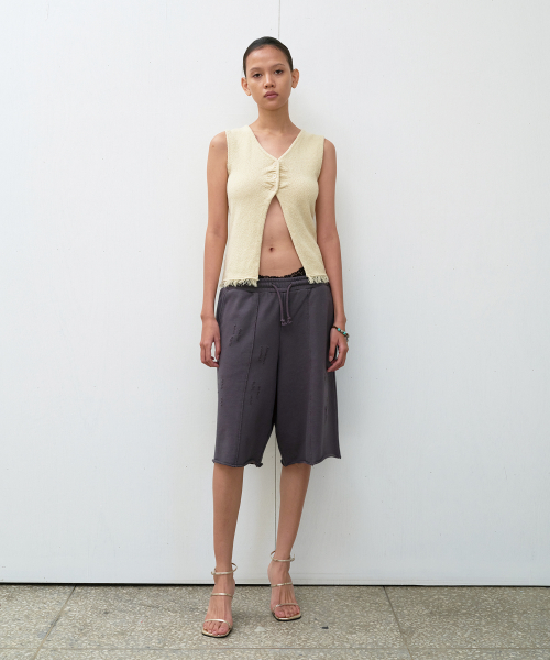 BUTTON KNIT VEST IVORY
