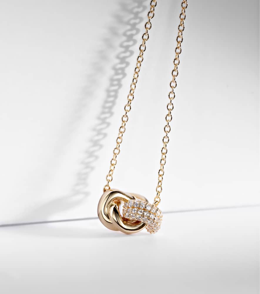 14kt gold necklace with diamonds