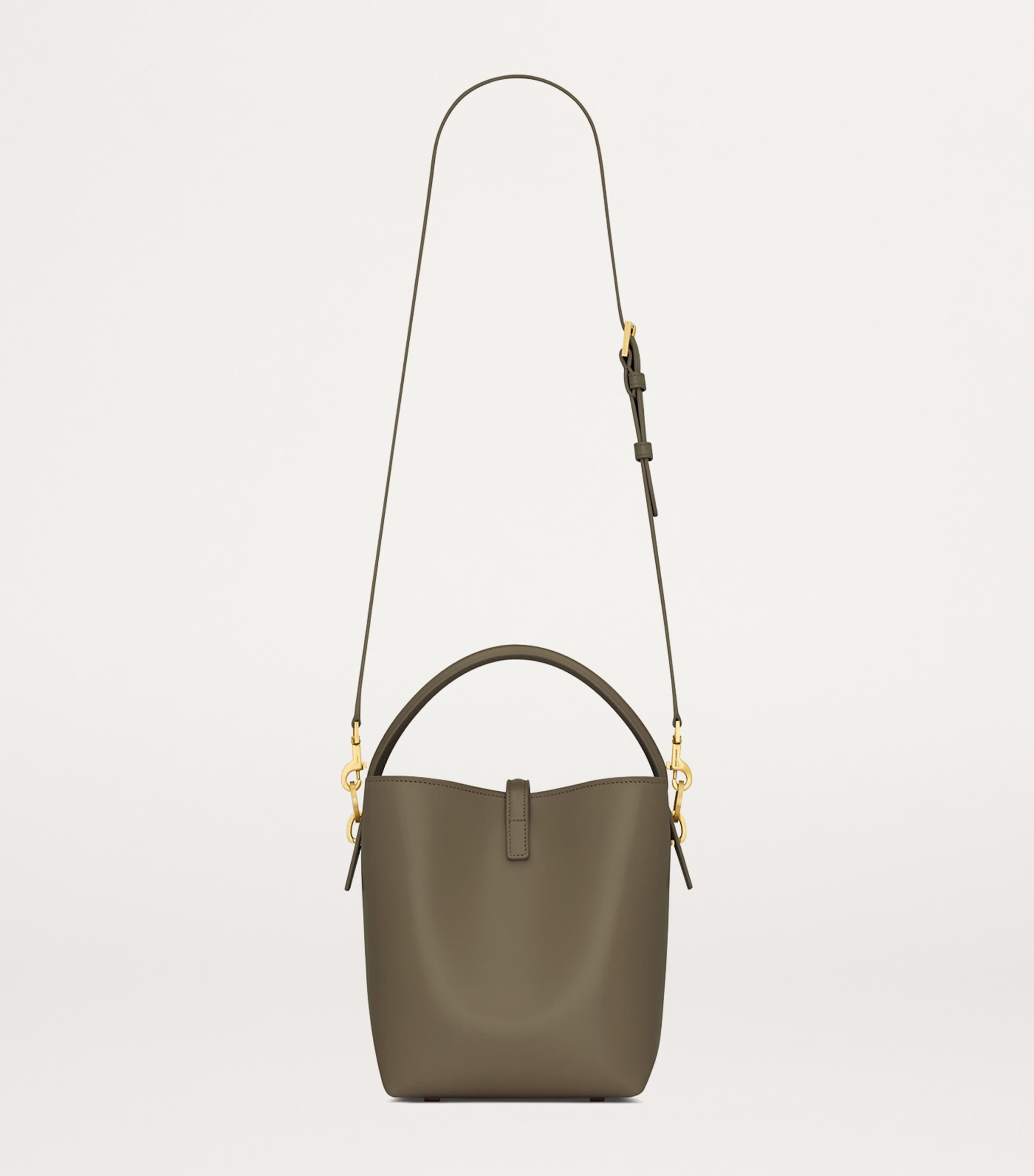Calfskin Le 37 Bucket Bag