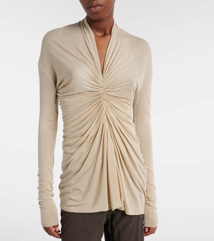 Radiance gathered top