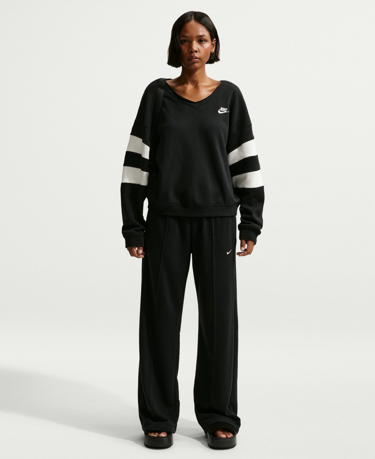 Sportswear Women's Club Fleece Oversized V-Neck Sweatshirt - Black/Sail/Sail