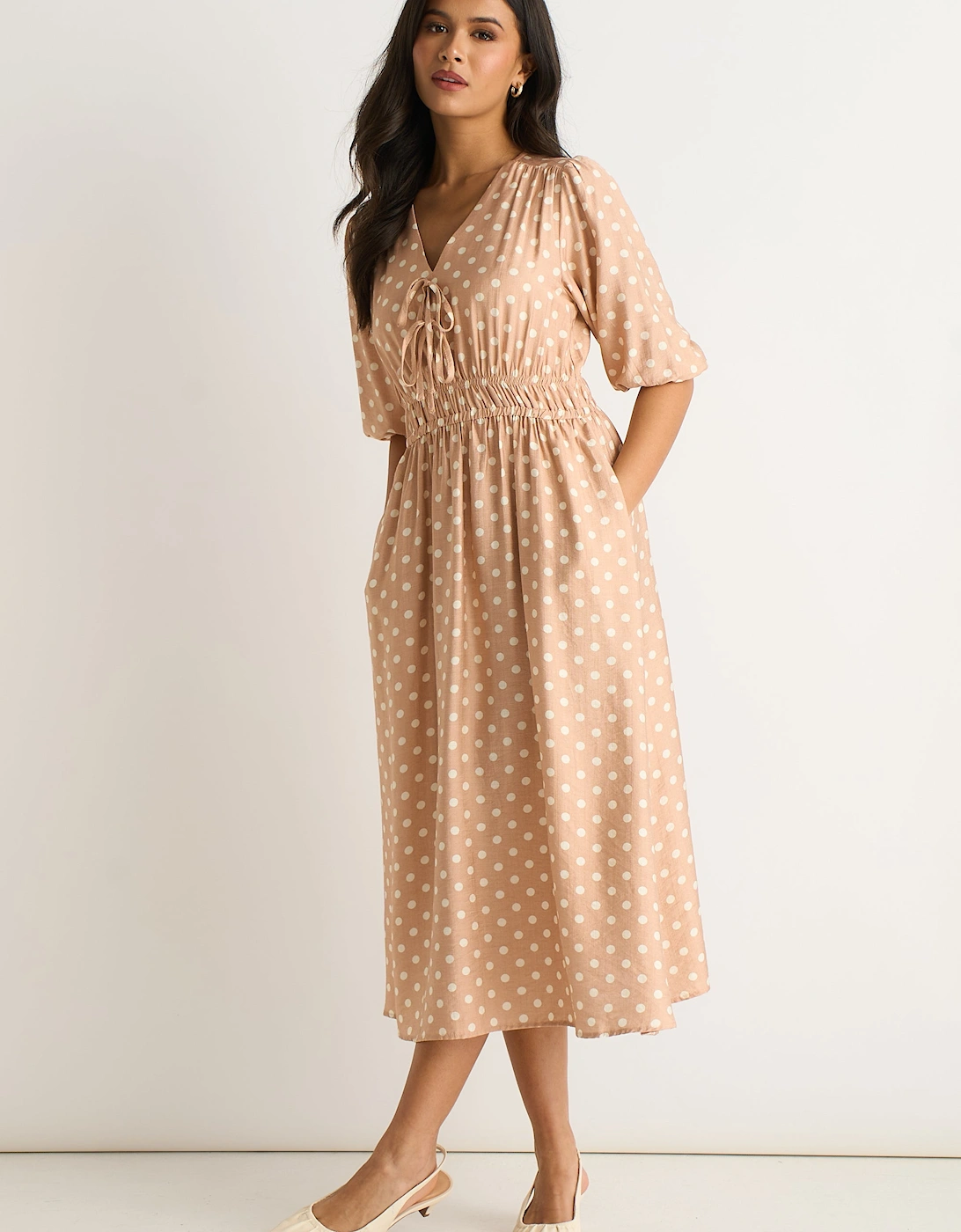 Gini London Women's Oatmeal Spot Print Shirred Waist Shift Midi Dress - Cream/Brown