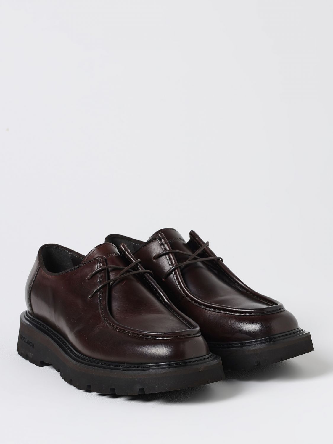 Chukka Boots Men color Brown