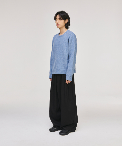 Blend Shade Round Neck Knit