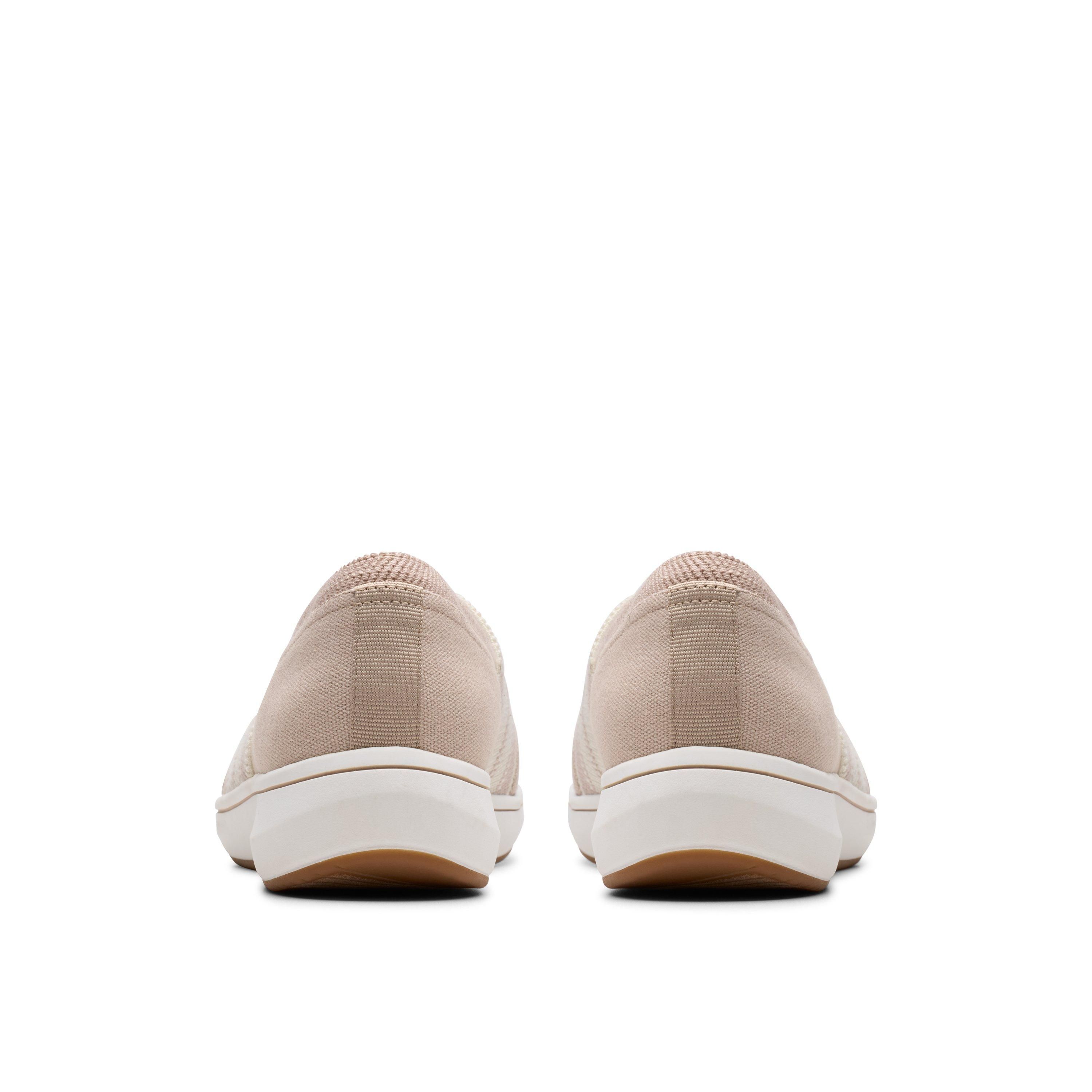 Clarks Brinkleyskymst Sand Slip Ons In Beige