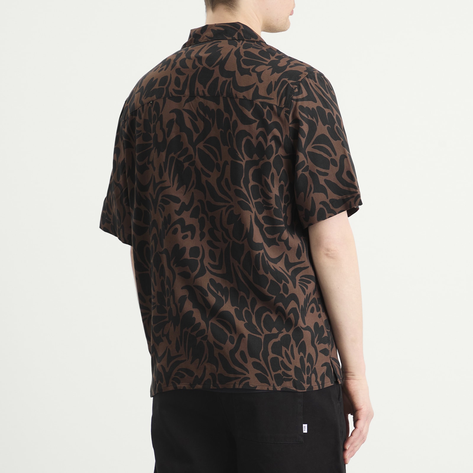 Men's Didcot Two Tone Floral Vacation Shirt in Black/Brown