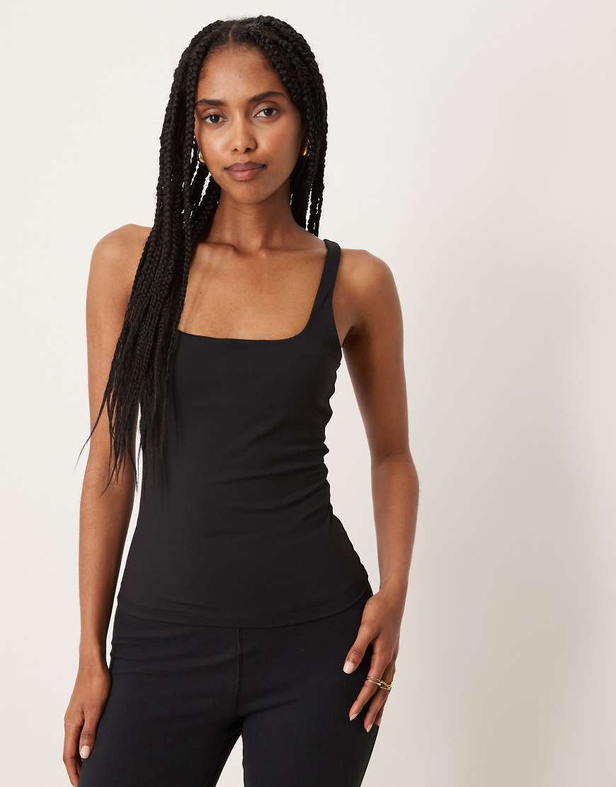 DayFlex built-in support essential square neck vest in black