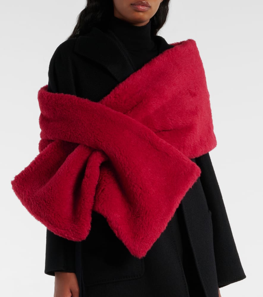 Full teddy scarf