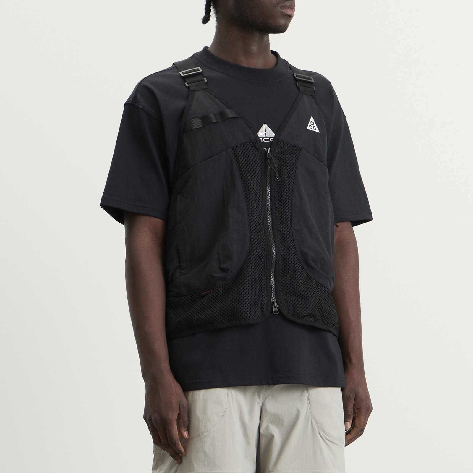Men's ACG Dolomite Vest in Black/Summit White