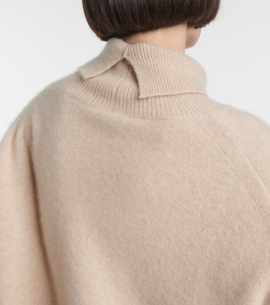Cashmere turtleneck sweater
