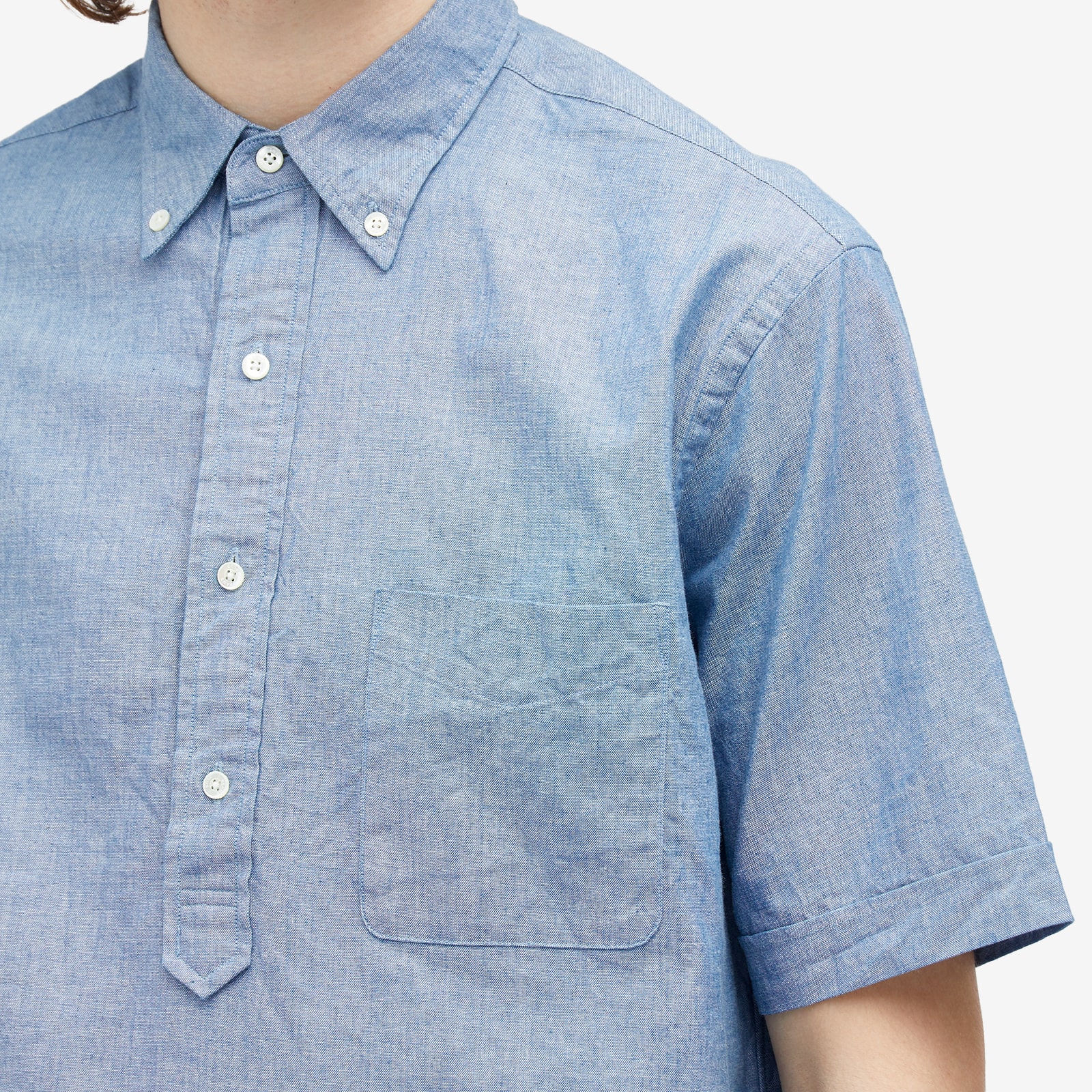 Men's Button Down Popover Short Sleeve Chambray Shirt in Blue