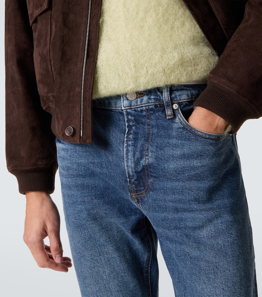 Modern straight jeans