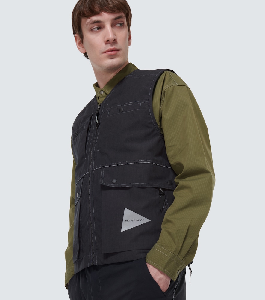 Zipped vest
