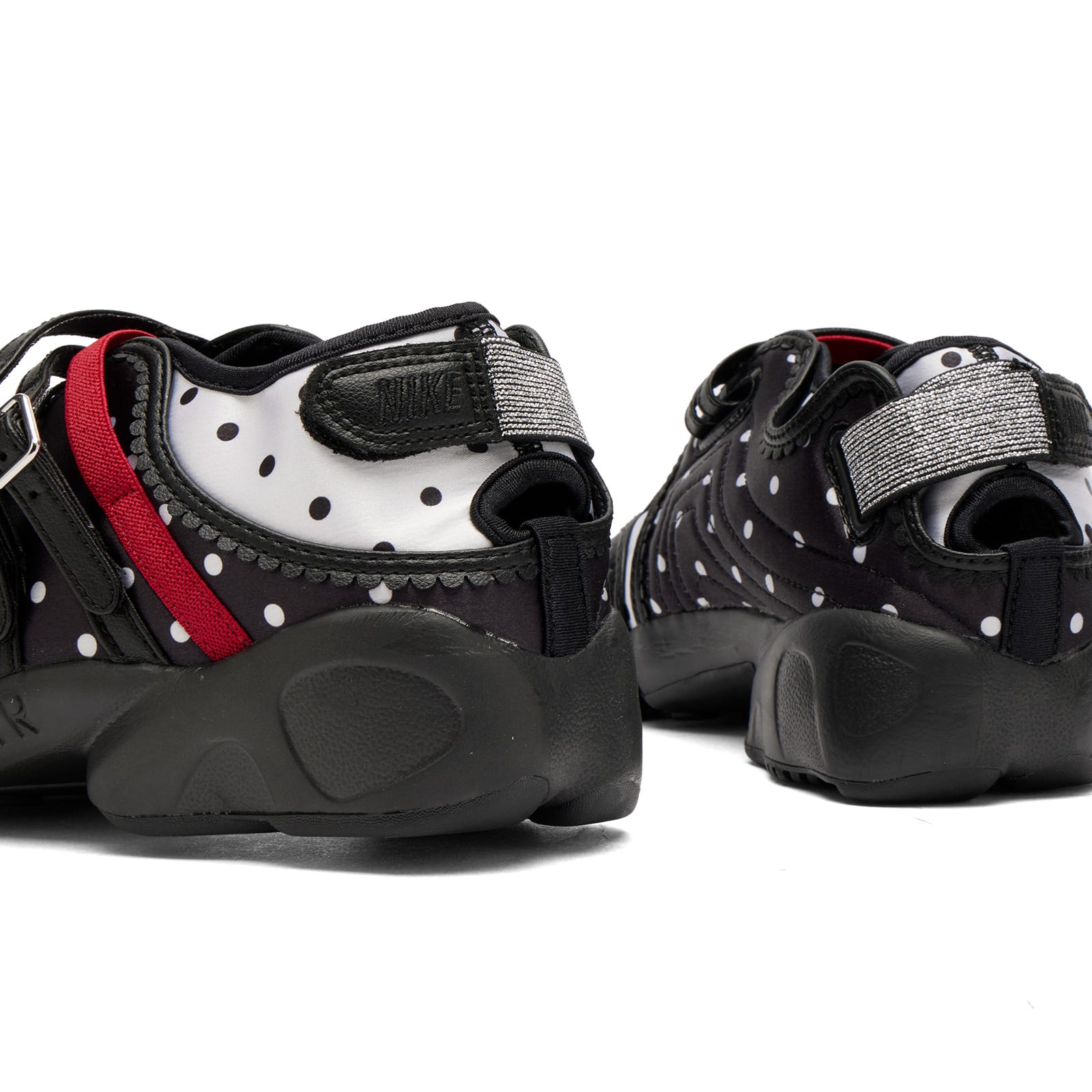 Women's W Air Rift Sneaker in Black/Metallic Silver/University Red