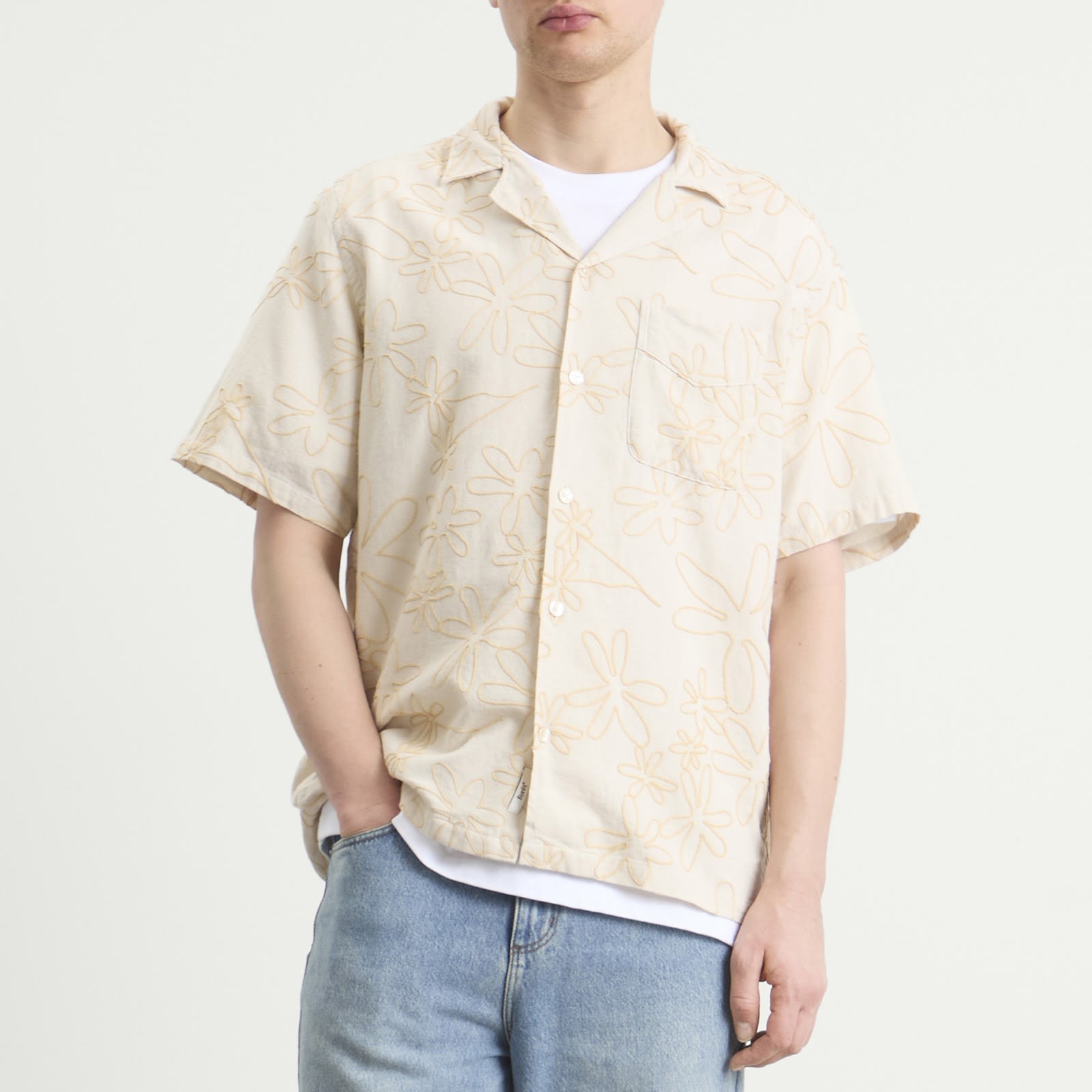 Men's Peer Embroidery Regular Fit Ss Shirt in Off White