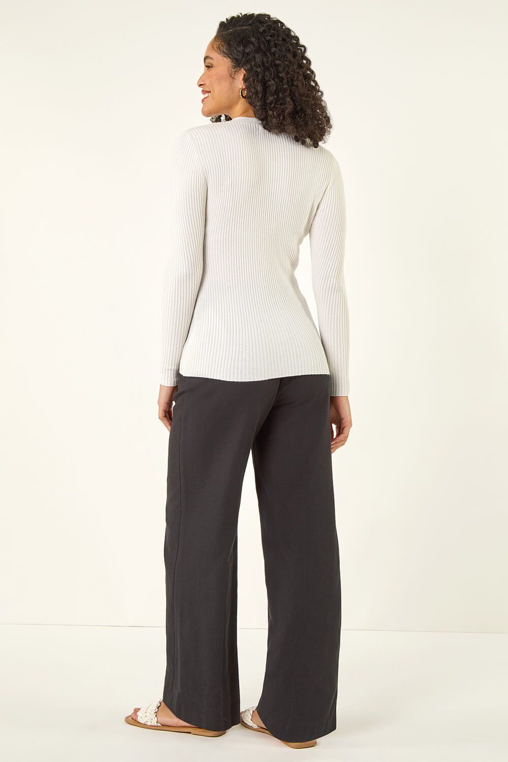Roman Women's Ribbed V-Neck Cable Knit Jumper in Ivory