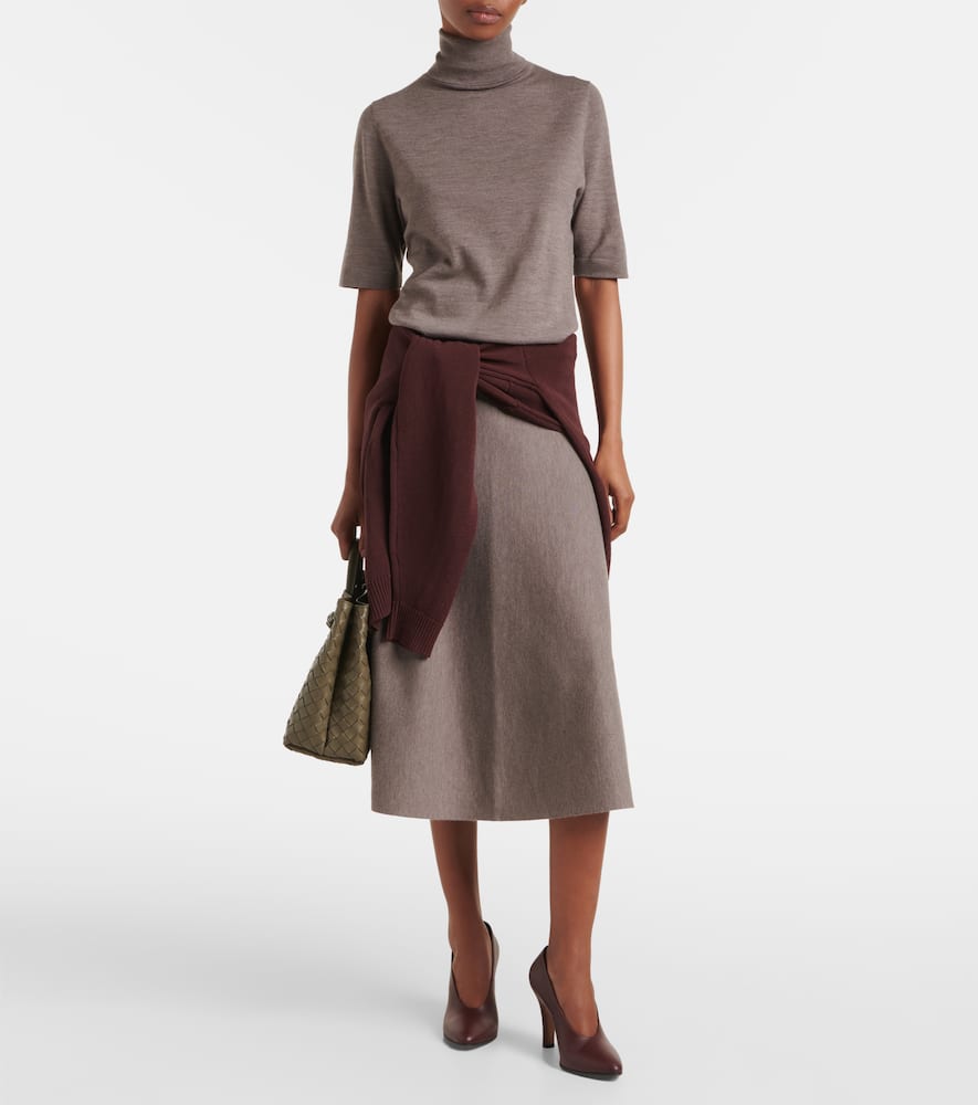 Virgin wool midi skirt