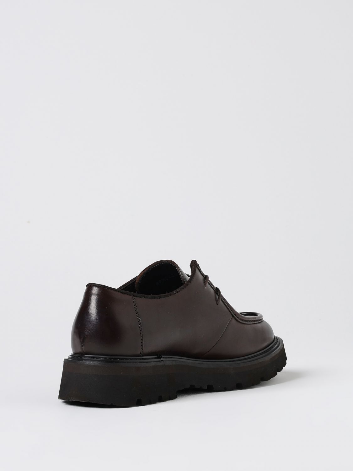 Chukka Boots Men color Brown