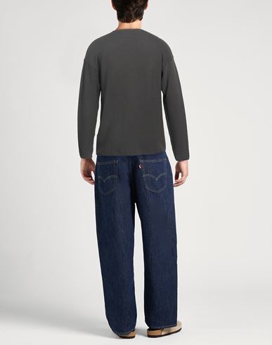 Man Sweater Lead