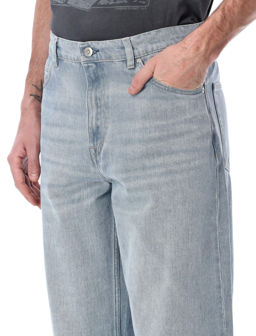 Vast Cut Wide-leg Jeans