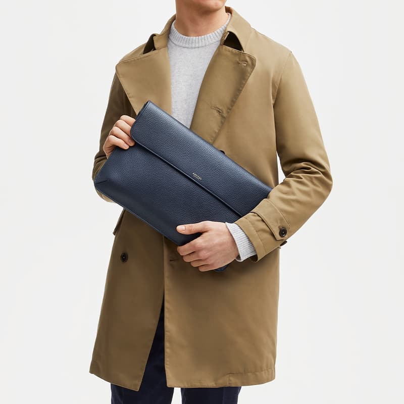 Leather Laptop Case in Navy Pebble