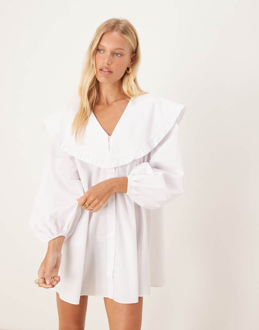 Shirt mini dress with oversized collar in white