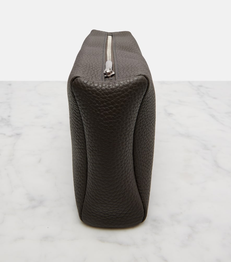 Squared Compact leather clutch