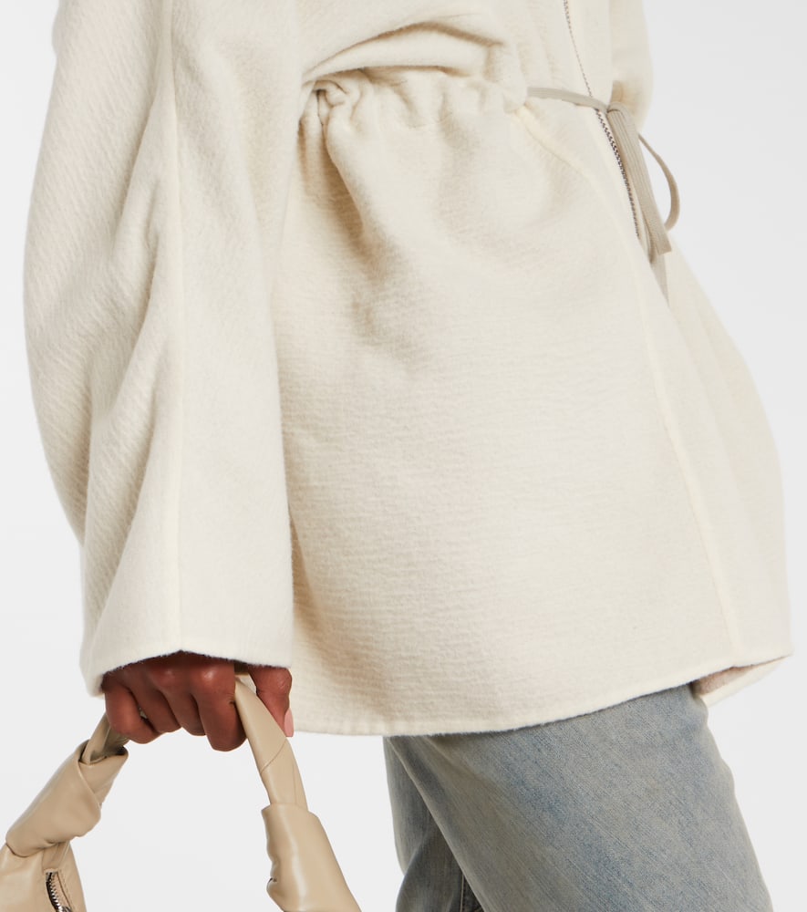 Camel and wool jacket