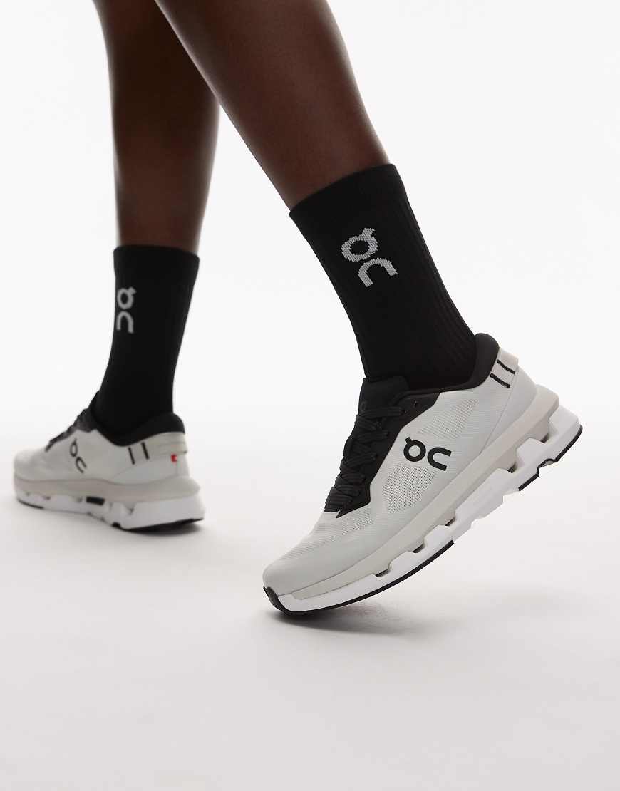 ON Cloudzone performance all day trainers in black and white-Grey