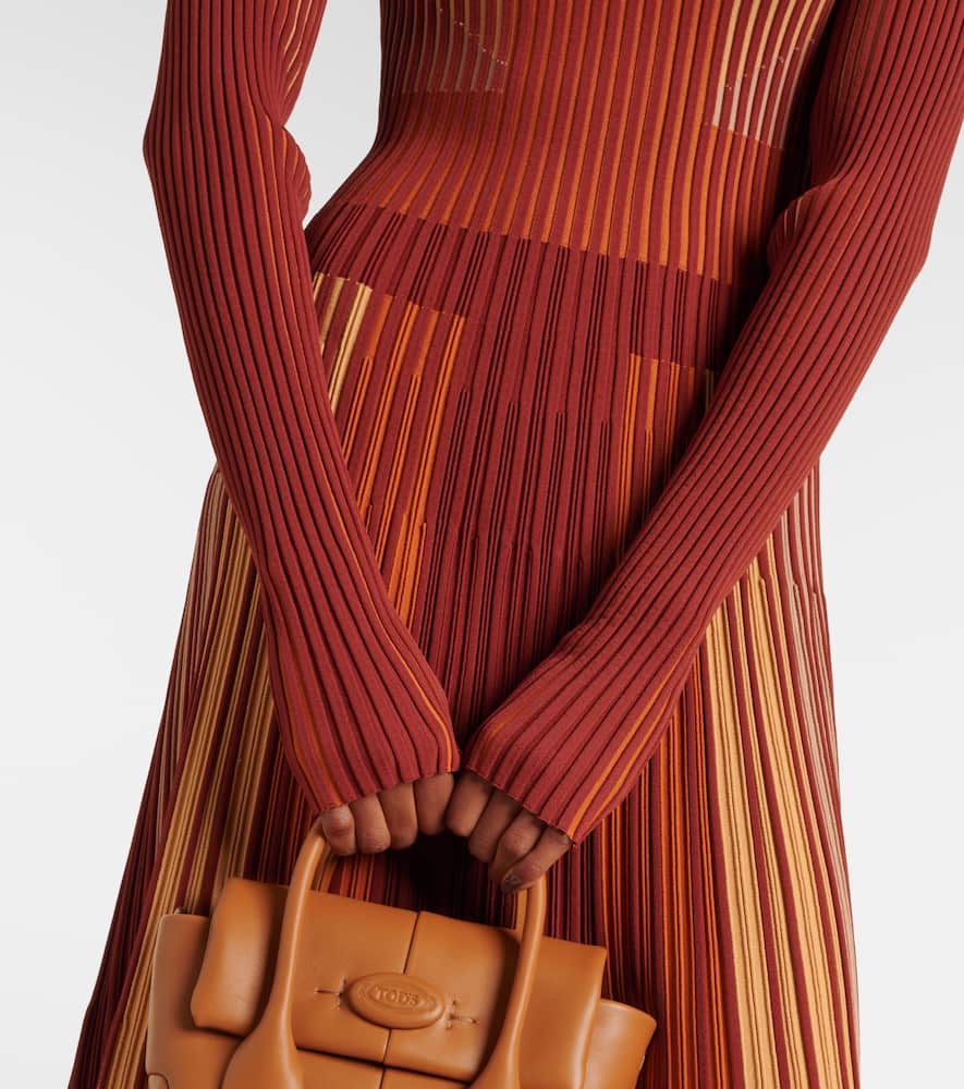 Knitted pleated midi dress