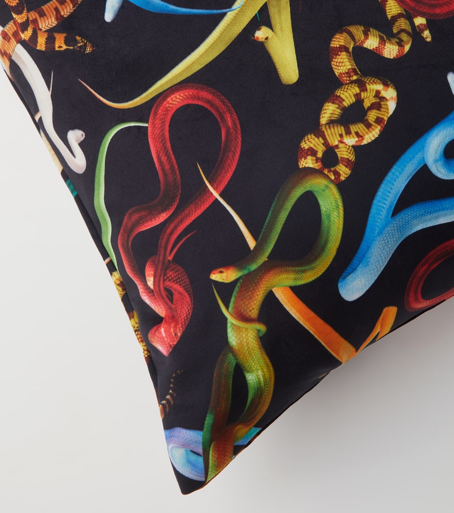 X Toiletpaper Snakes cushion