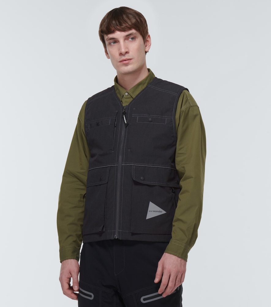 Zipped vest