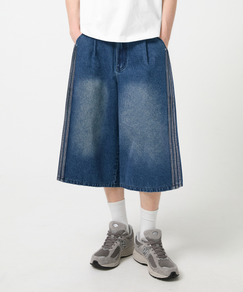 One-Tuck Track Washed Bermuda Denim Shorts_Deep Blue