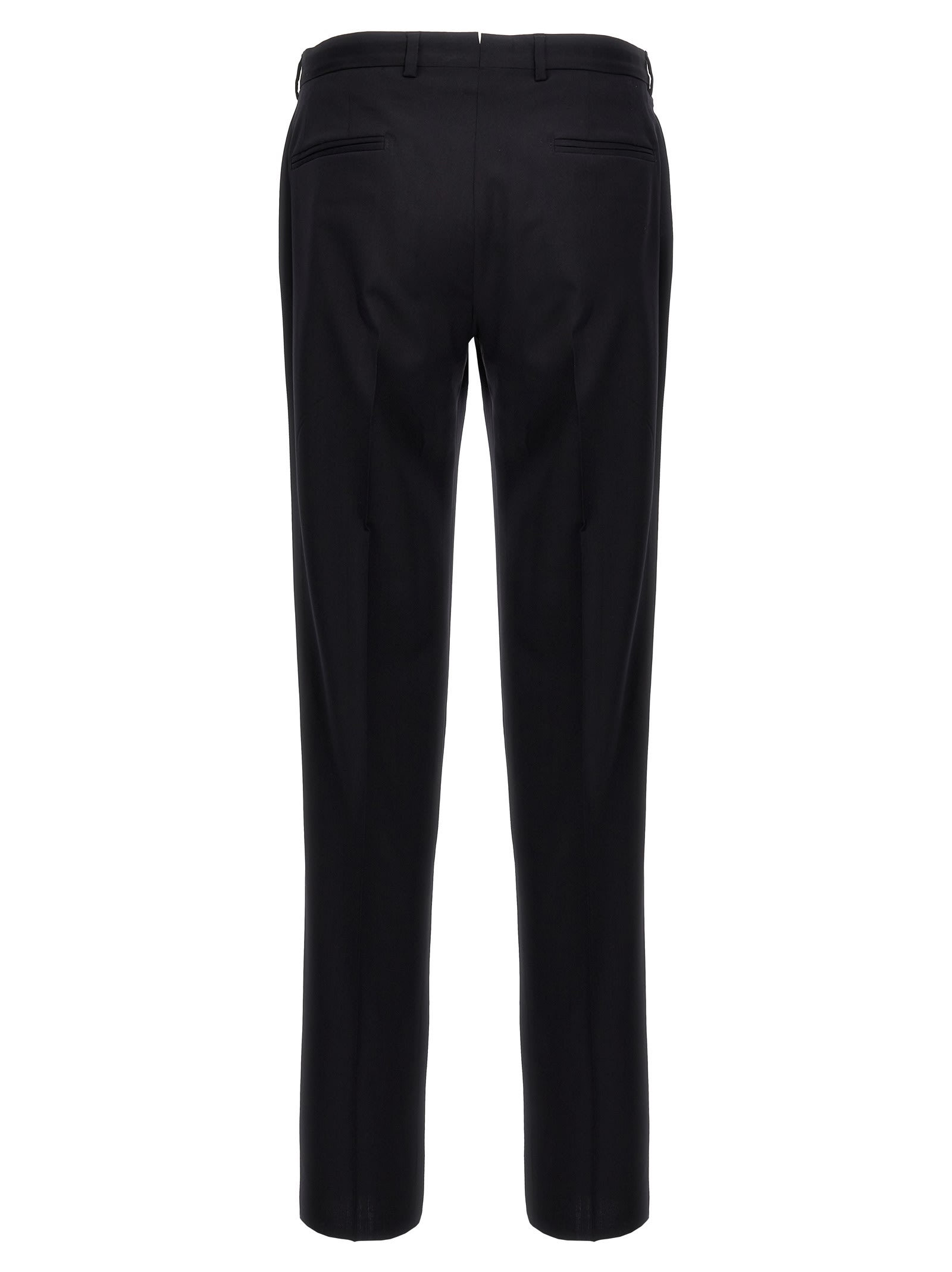 Kery Arold Suit