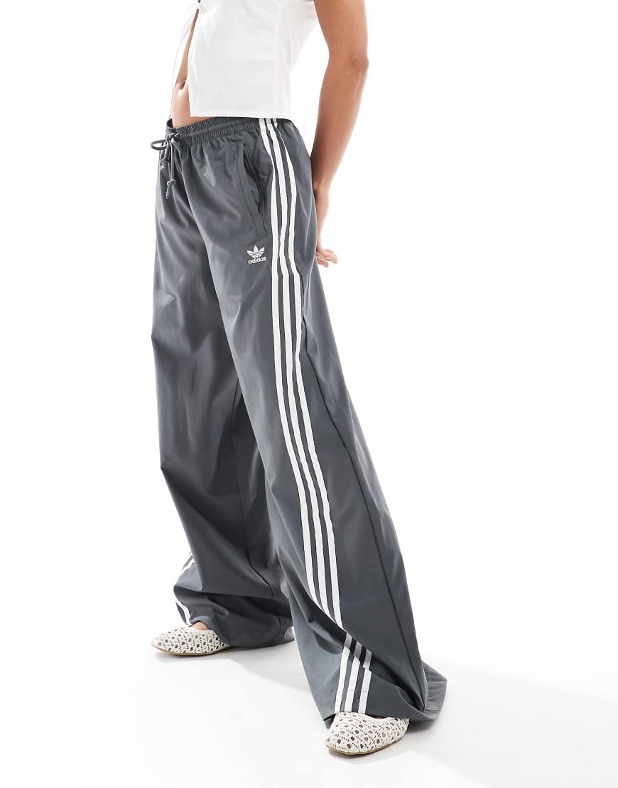 Three stripe oversized track pants in grey