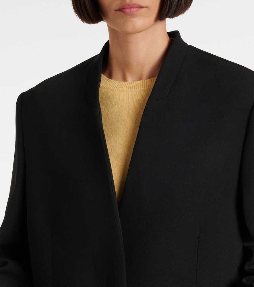 Deep pleated coat