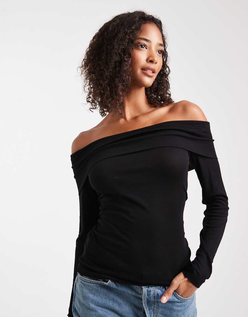 Fine knit bardot top in black