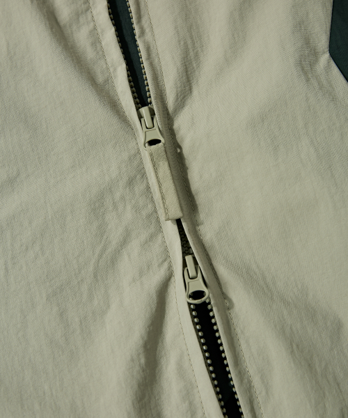 Side Seam Cut Two-Tone Windbreaker