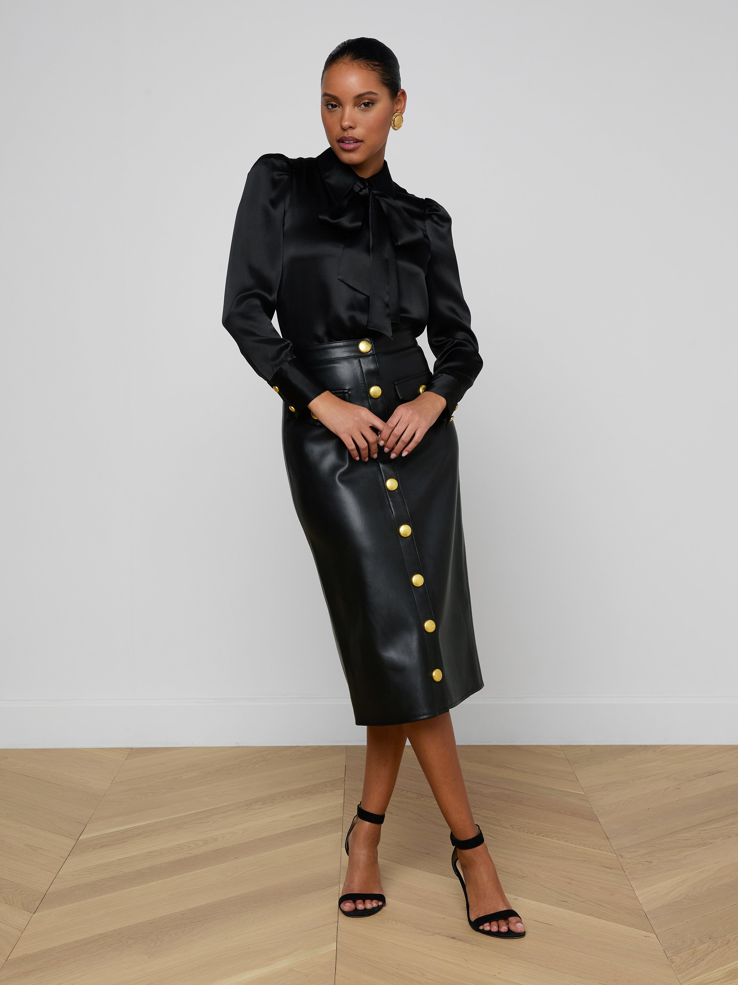 Milann Vegan Leather Skirt In Black/gold