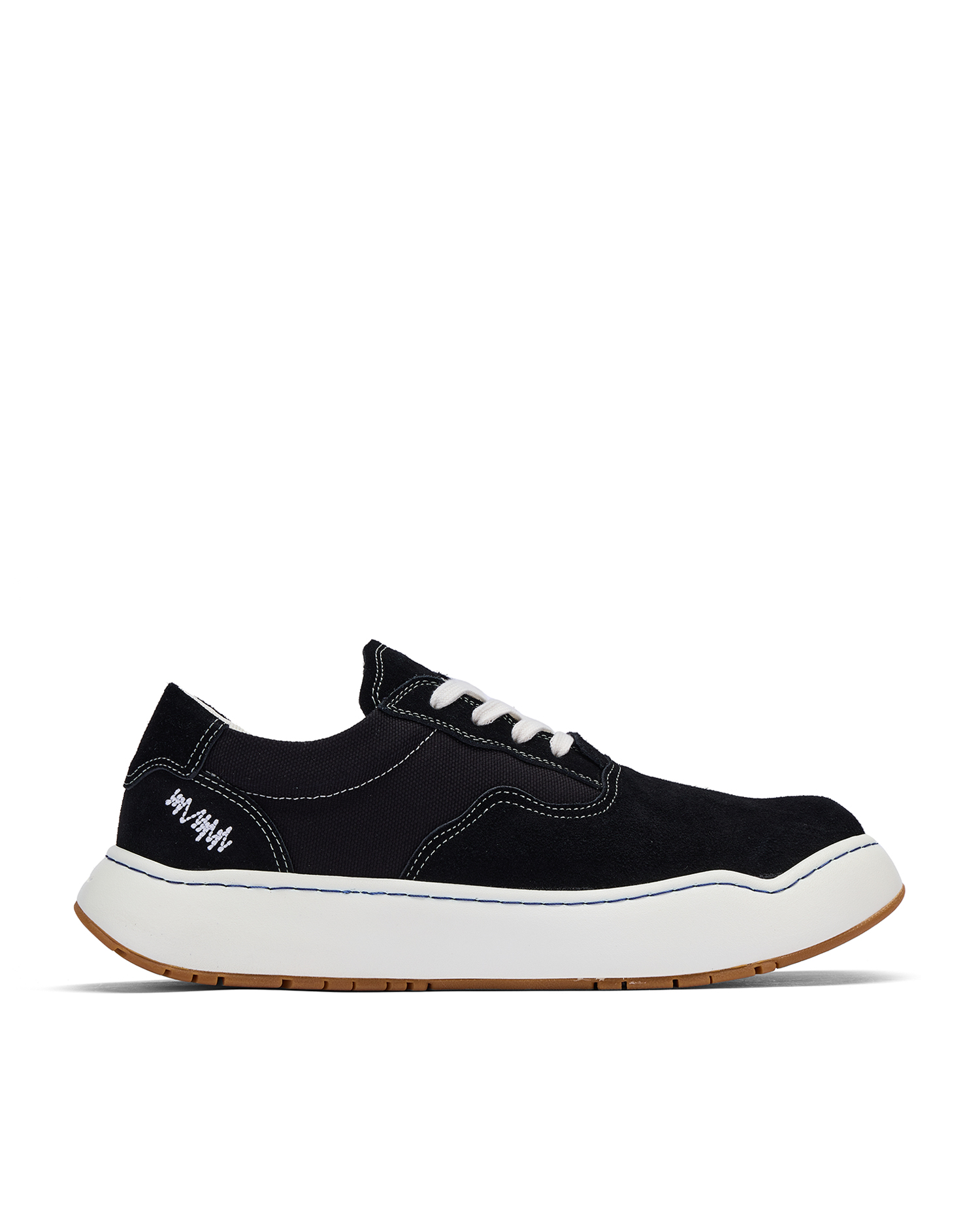 Low-top sneakers