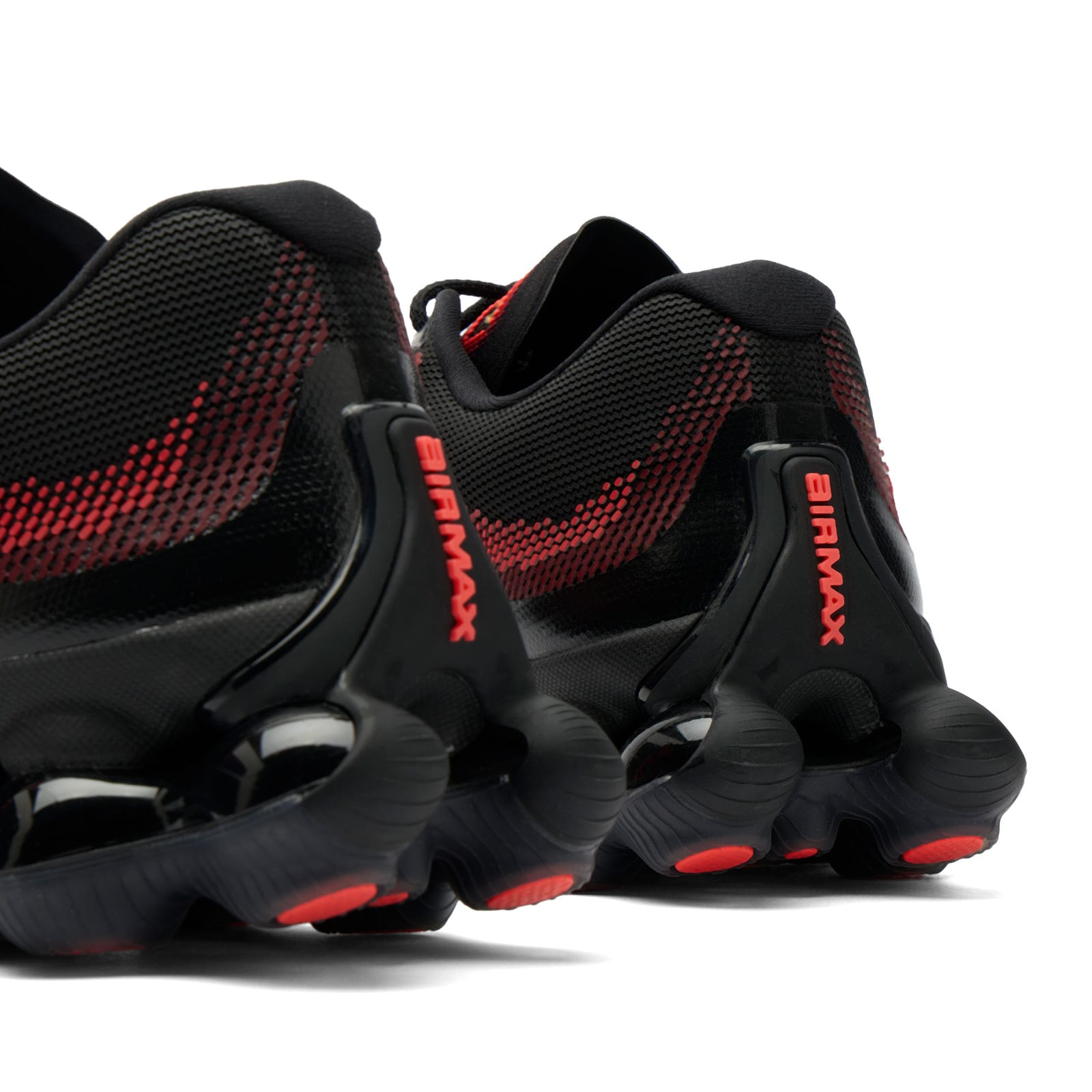 Men's Air Liquid Max Df Sneaker Black/Metallic Gold/Team Red
