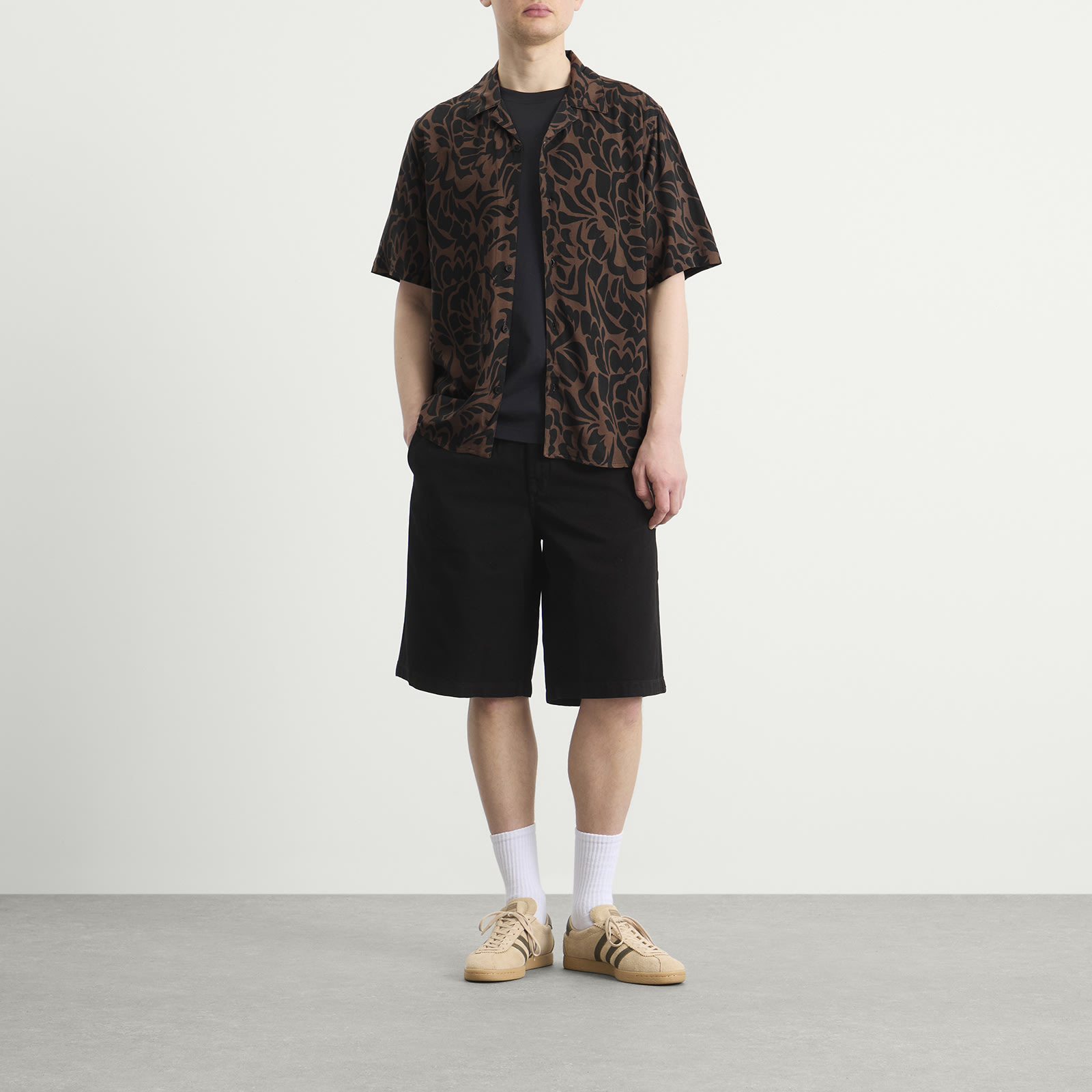 Men's Didcot Two Tone Floral Vacation Shirt in Black/Brown