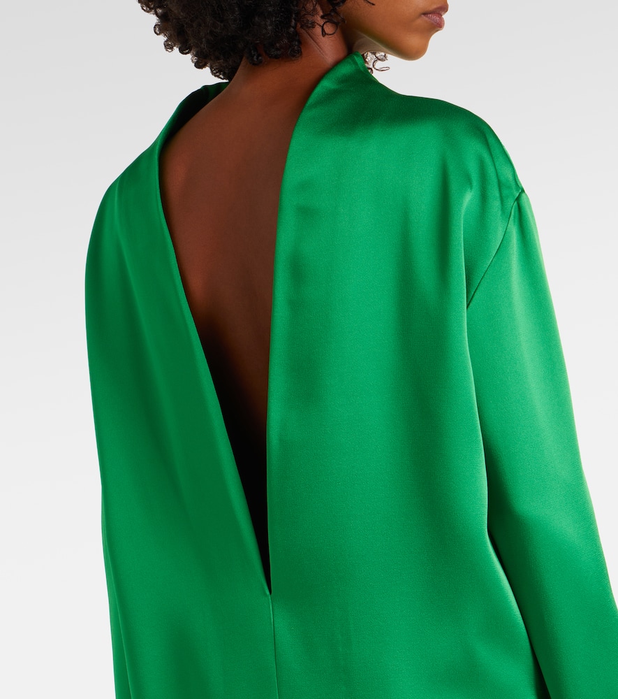 Crêpe satin gown
