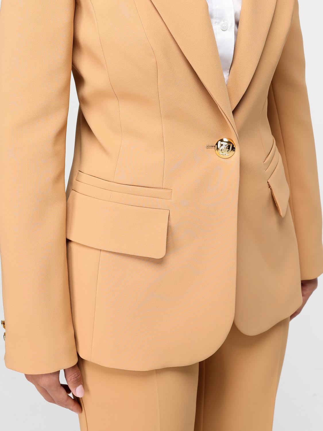 Suit Woman color Brown