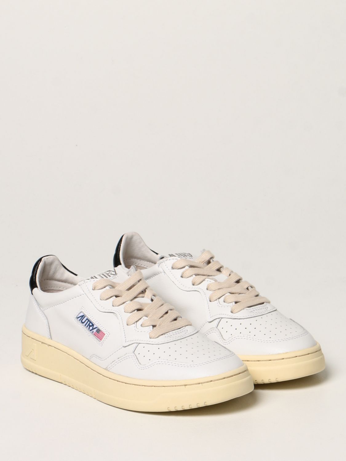 Trainers in smooth leather