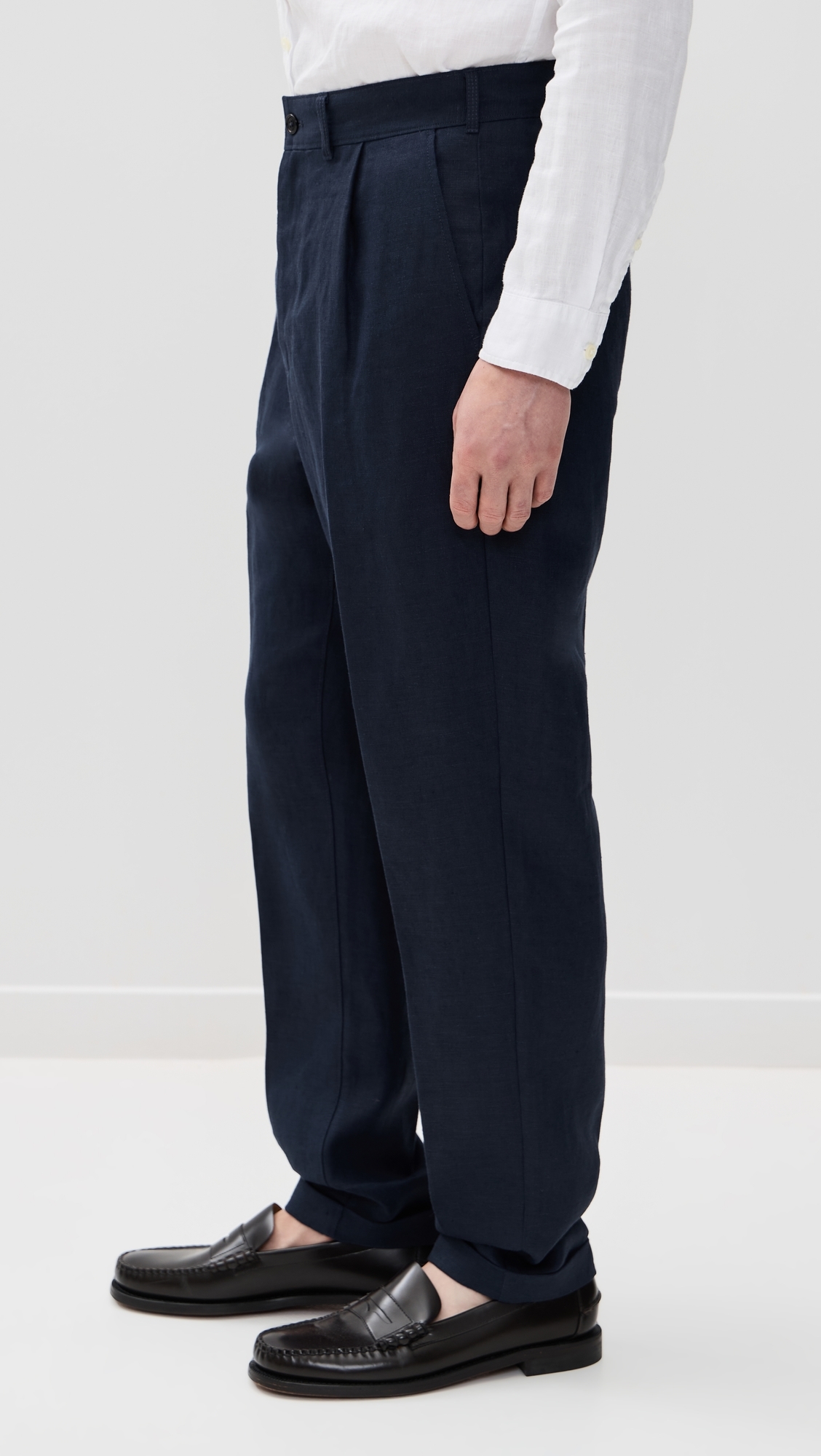 Alex Mill Standard Pleated Pants In Linen Navy
