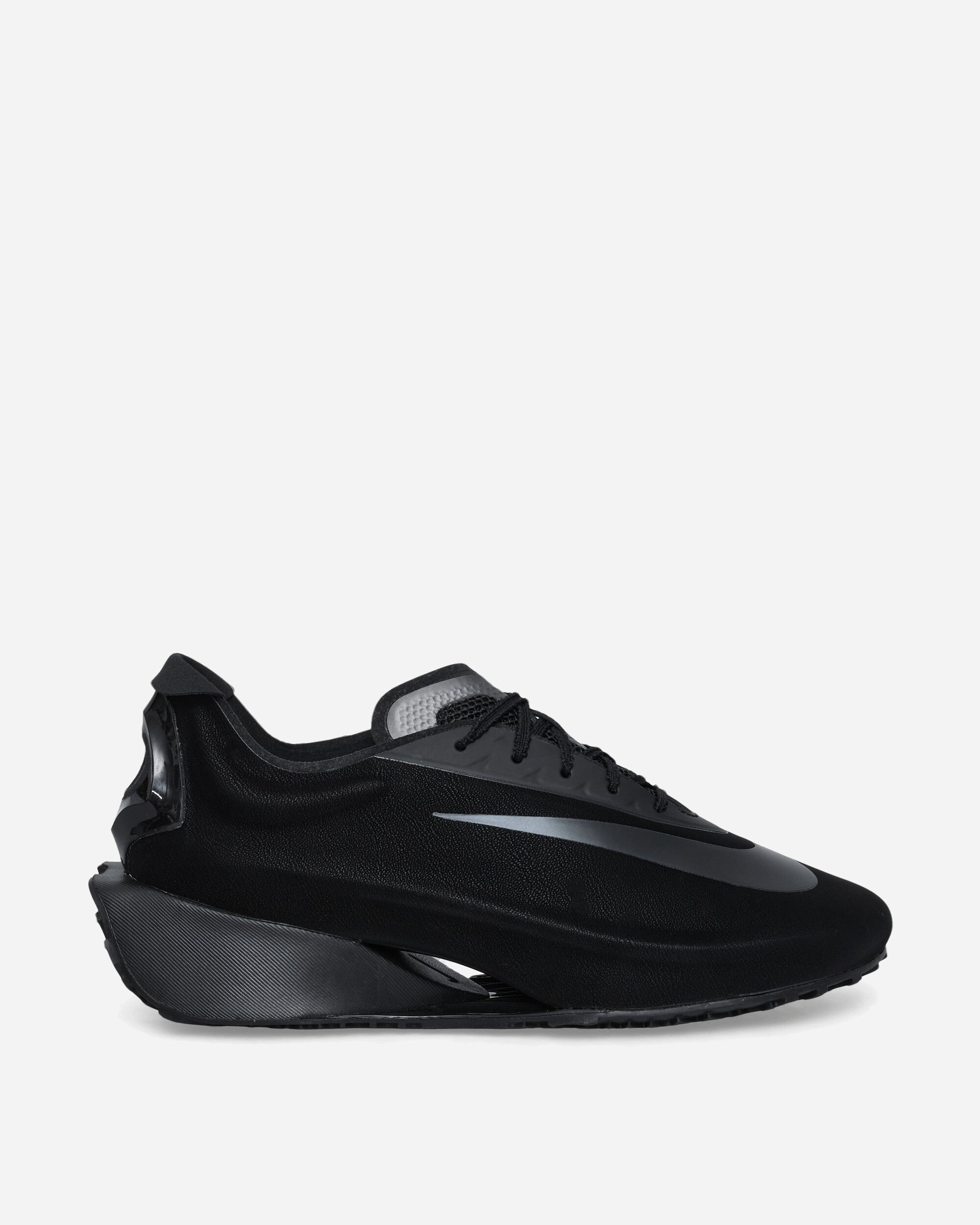 Nike FS Run Sneaker in Black